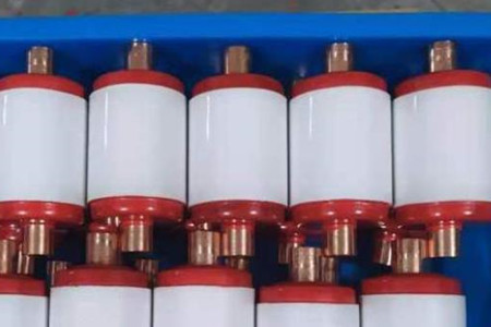 真空滅弧室的結(jié)構(gòu)、工作原理、特點(diǎn)以及應(yīng)用