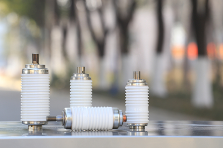 真空開關(guān)管接觸點選什么材質(zhì)好？一般為銅合金！