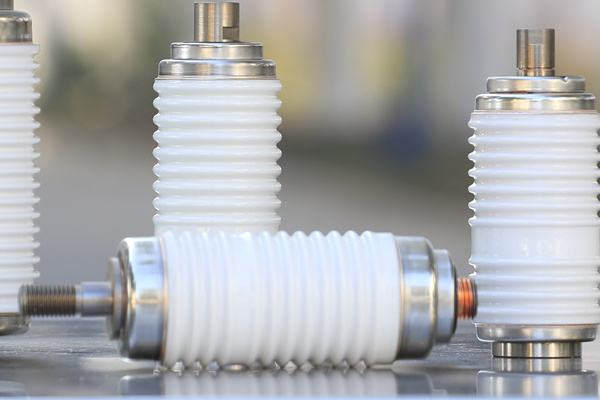 怎樣解決真空滅弧室的漏氣問題？