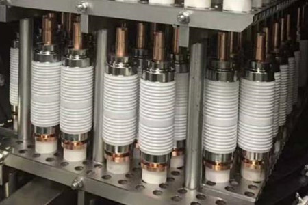 真空開關(guān)管產(chǎn)生操作過電壓的原因是什么？